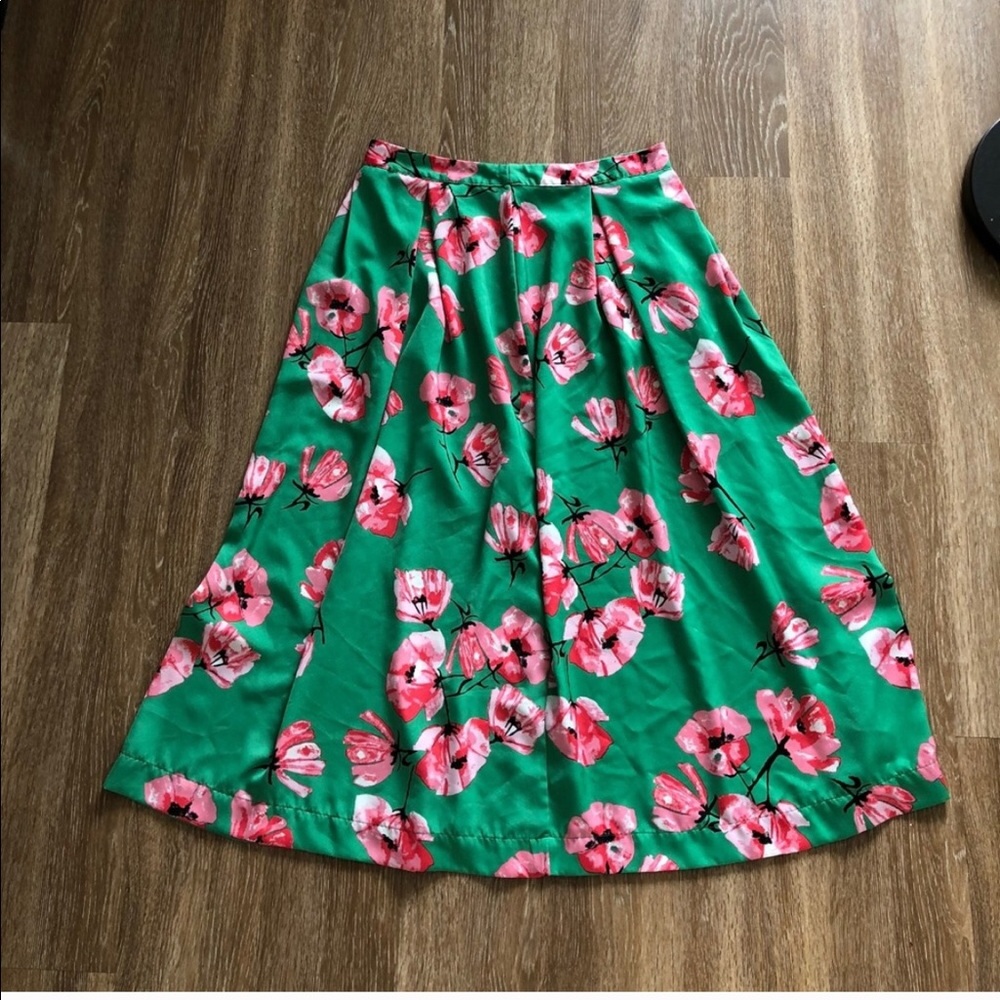 Who what wear skirt. Green floral target BOGO